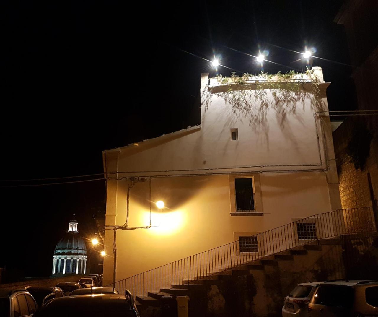 Reusuite Ragusa Bagian luar foto
