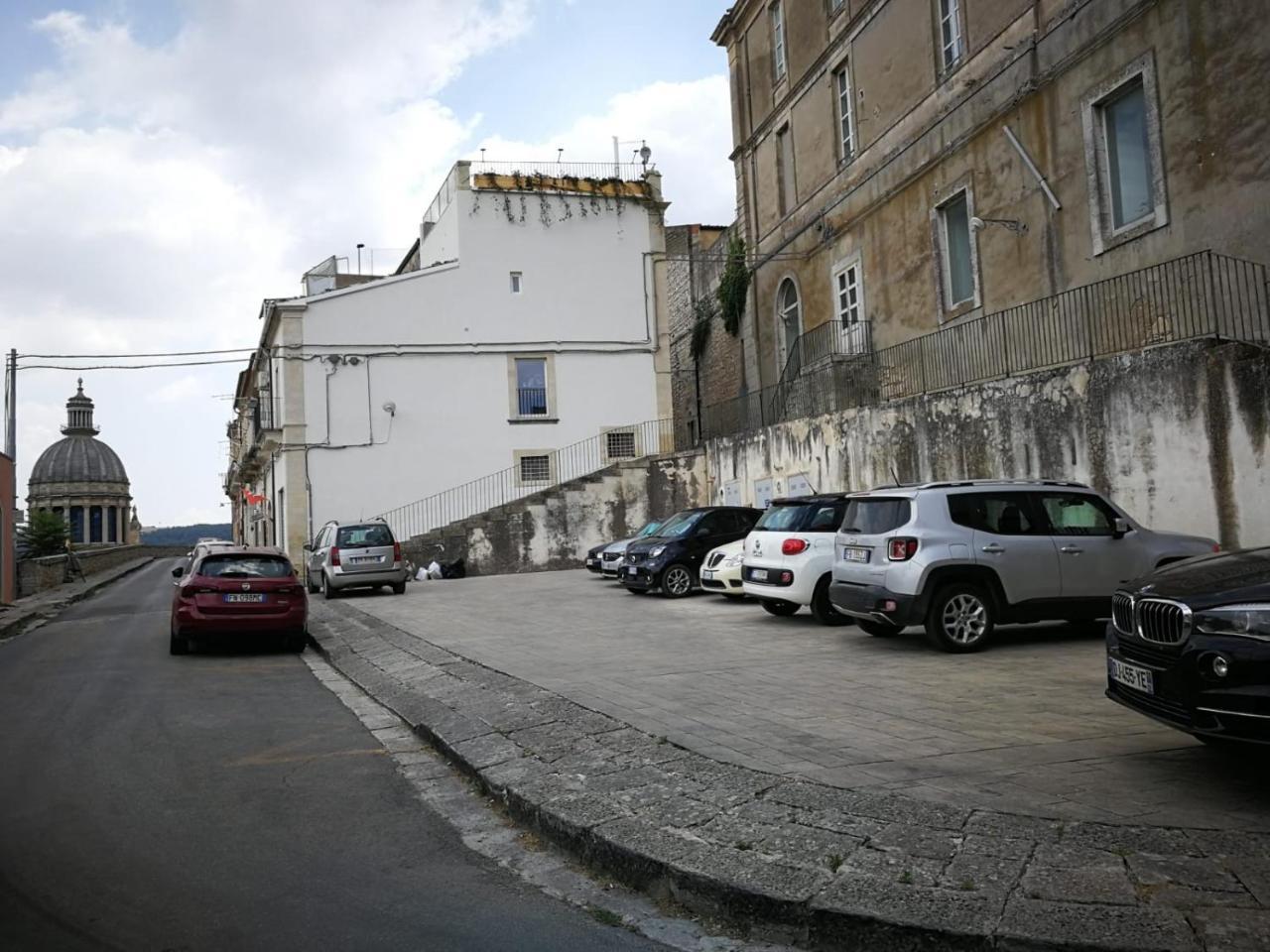 Reusuite Ragusa Bagian luar foto
